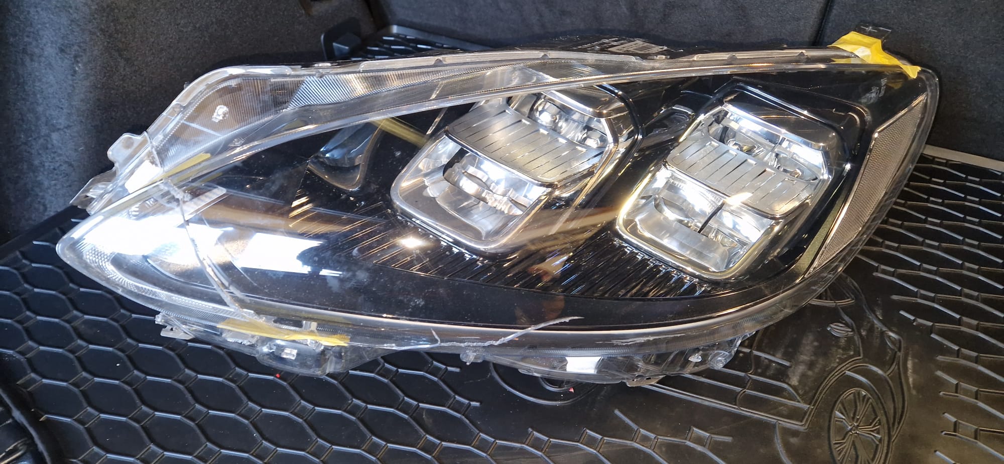FORG KUGA MK3 ПОВНИЙ LED (СВІТЛОДІОД) ФАРА ЛІВА ПЕРІД LV4B13E015FG 