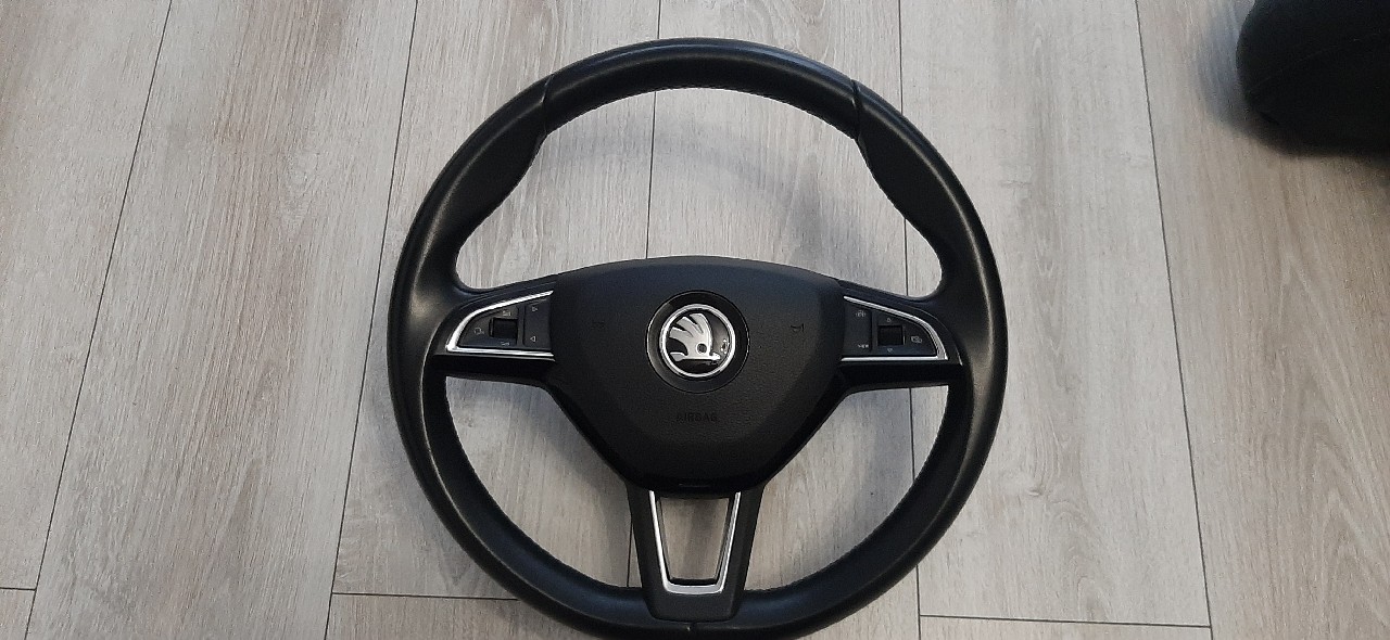 КЕРМО MILTIFUNKCJA SKODA OCTAVIA FABIA SUPERB ПОДУШКА 6V0880201T 