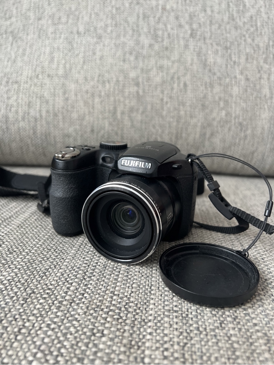 Fujifilm Finepix S2960 - Niska