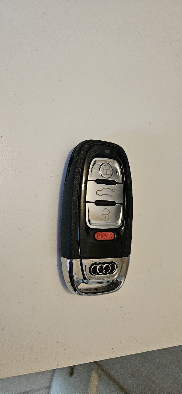 КЛЮЧИК ПУЛЬТ ZDALNEGO УПРАВЛІННЯ AUDI A5, A8 D4 KEYLESS +PANIC 4H0959754G 