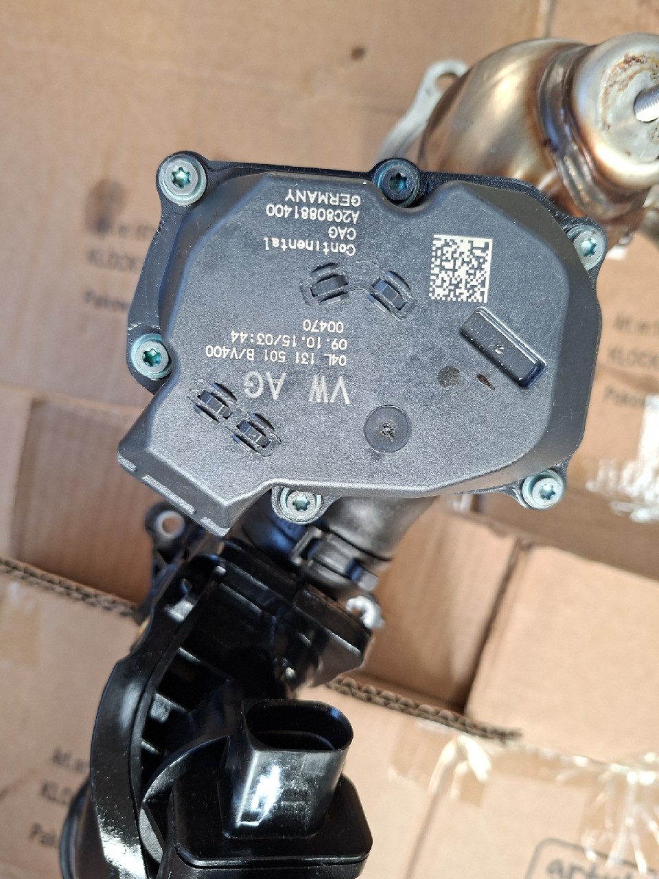 КЛАПАН ЕГР РАДІАТОР ВИХЛОПНИХ ГАЗІВ AUDI 2.0TDI 04L 131 501 B/V400 