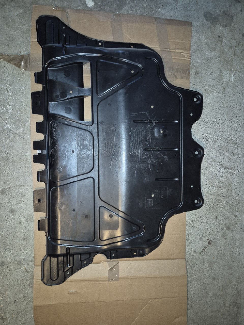ЗАХИСТ ДВИГУНА AUDI, VW 5Q0825236N 