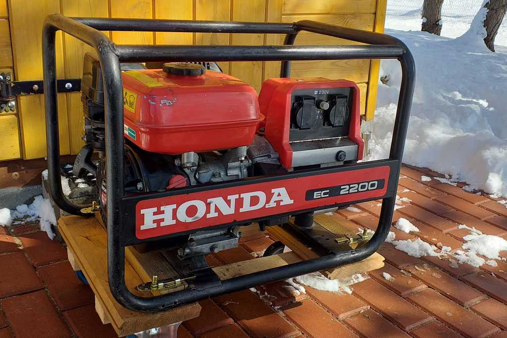 Бензогенератор honda ec2200