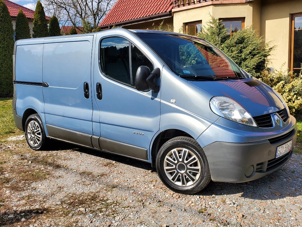 2008 RENAULT TRAFIC 2.5 dCi automat Cena 19900,00 zł