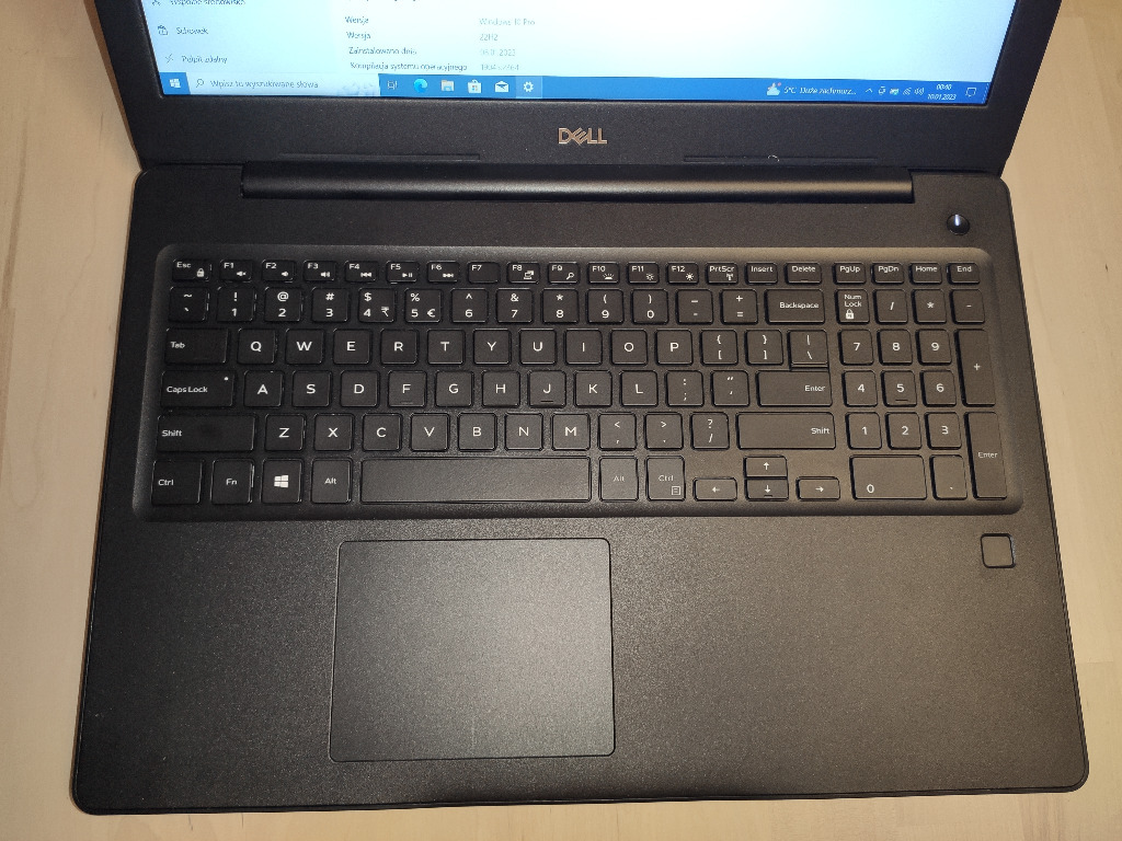 Zdjęcie oferty: Laptop Dell 3590 15", i5-8250U,8GBRAM,SSD 256GB