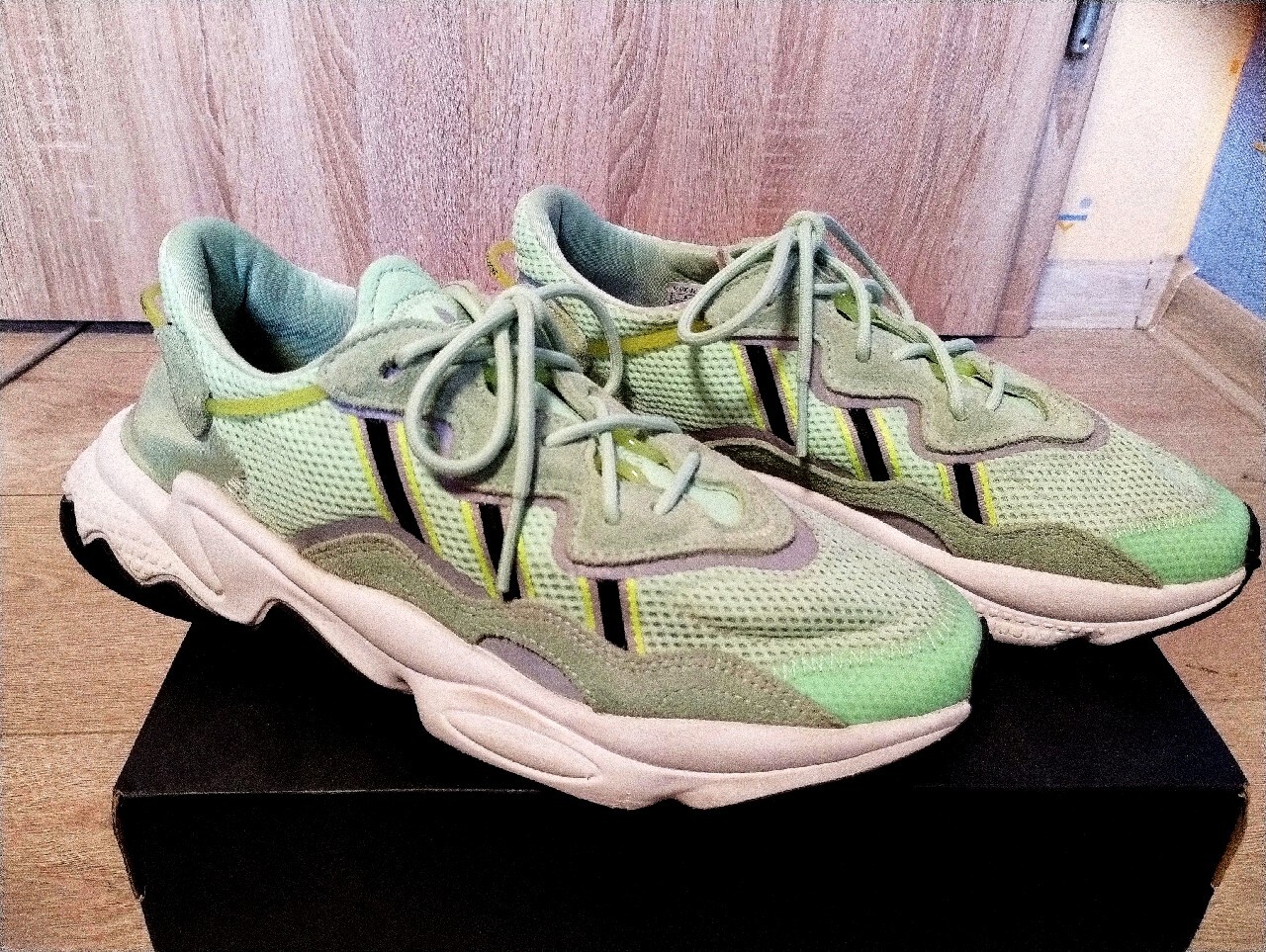 adidas ozweego glow green