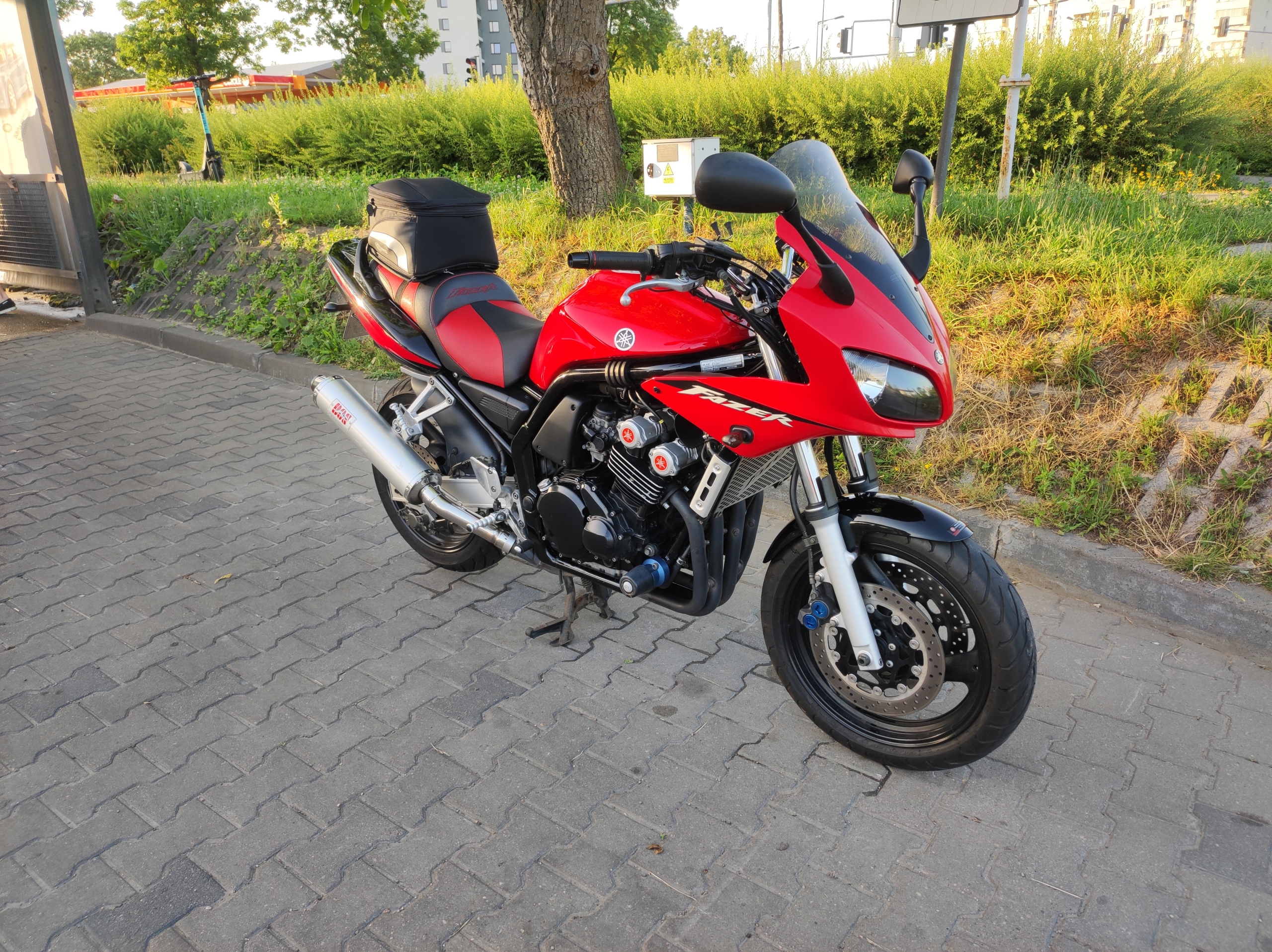 Yamaha fzs 600 sale a2