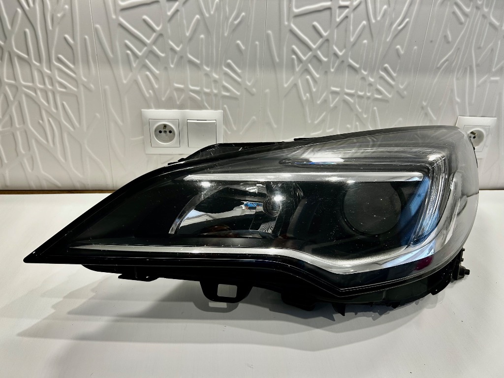 OPEL ASTRA KV ФАРА ЛІВИЙ ПЕРІД LED (СВІТЛОДІОД) ЛІНЗА 18-21 39158005 