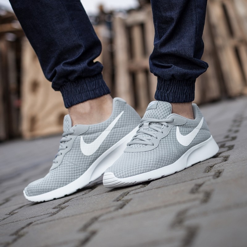 Серые найк мужские. Nike Tanjun Grey. Nike Tanjun m2z2. Nike Tanjung серые мужские. Nike m Tanjun.