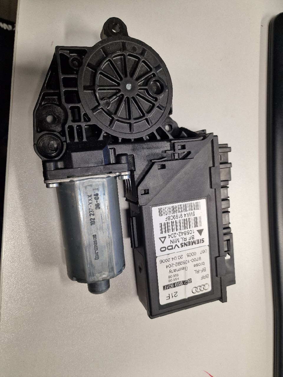 МОТОРЧИК СКЛА ЛІВИЙ ПЕРІД ПЕРЕДНІЙ AUDI A4 B6 B7 8E2959801F ГАРАНТІЯ 
