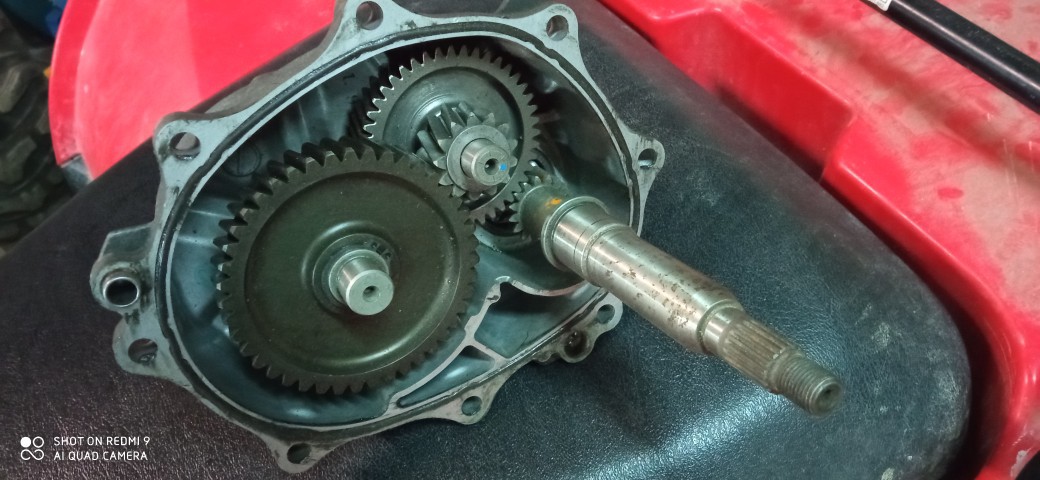 SUZUKI BURGMAN 125 K7 07-14 КОРОБКА РЕЙКА 