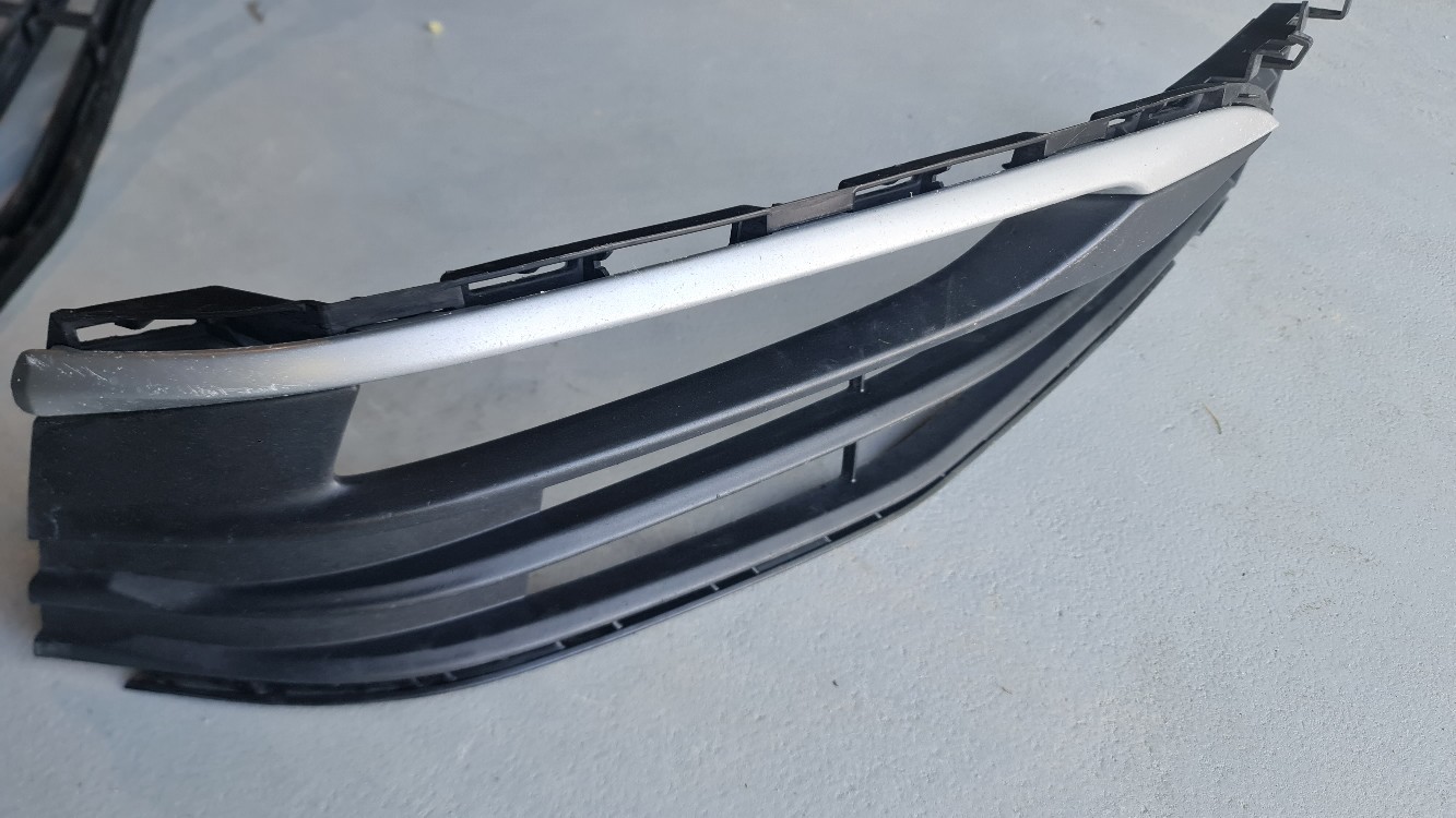 РЕШІТКА БАМПЕРА BMW G30 7385262 
