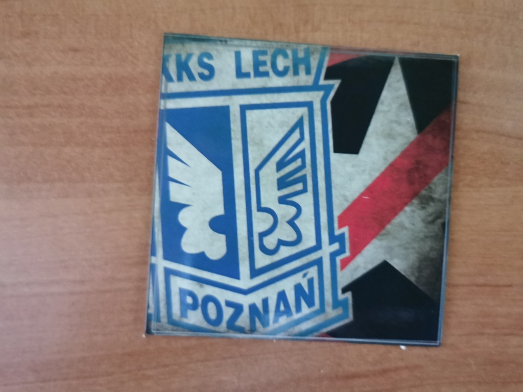 vlepki-lech-pozna-rataje-anty-wis-a-krak-w-licytacja-na-allegro