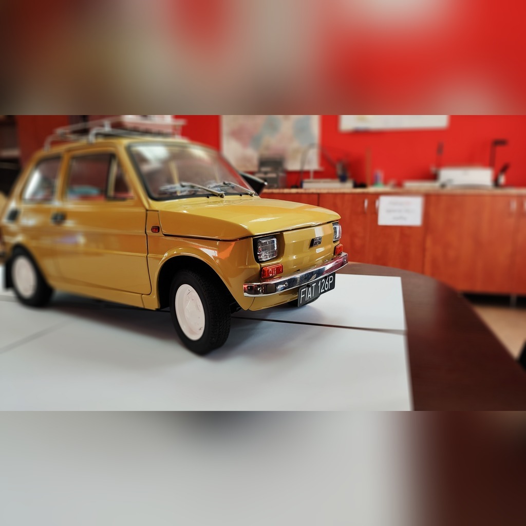 Fiat 126p 18 Deagostini + przyczepa Niewiadow Bąkowo