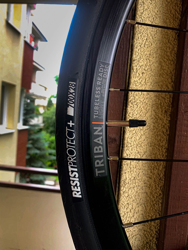triban tubeless ready light