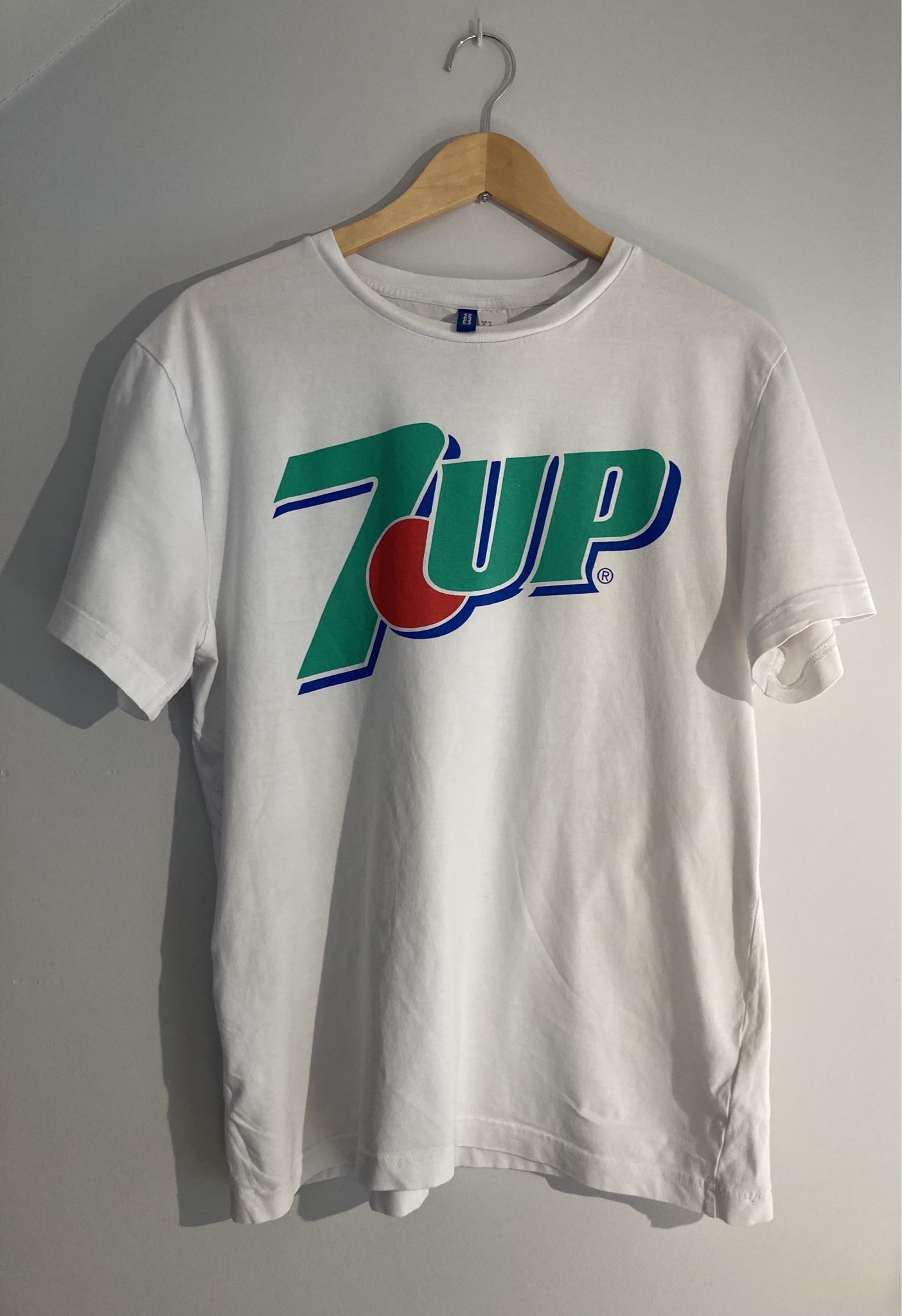 7up t shirt clearance h&m