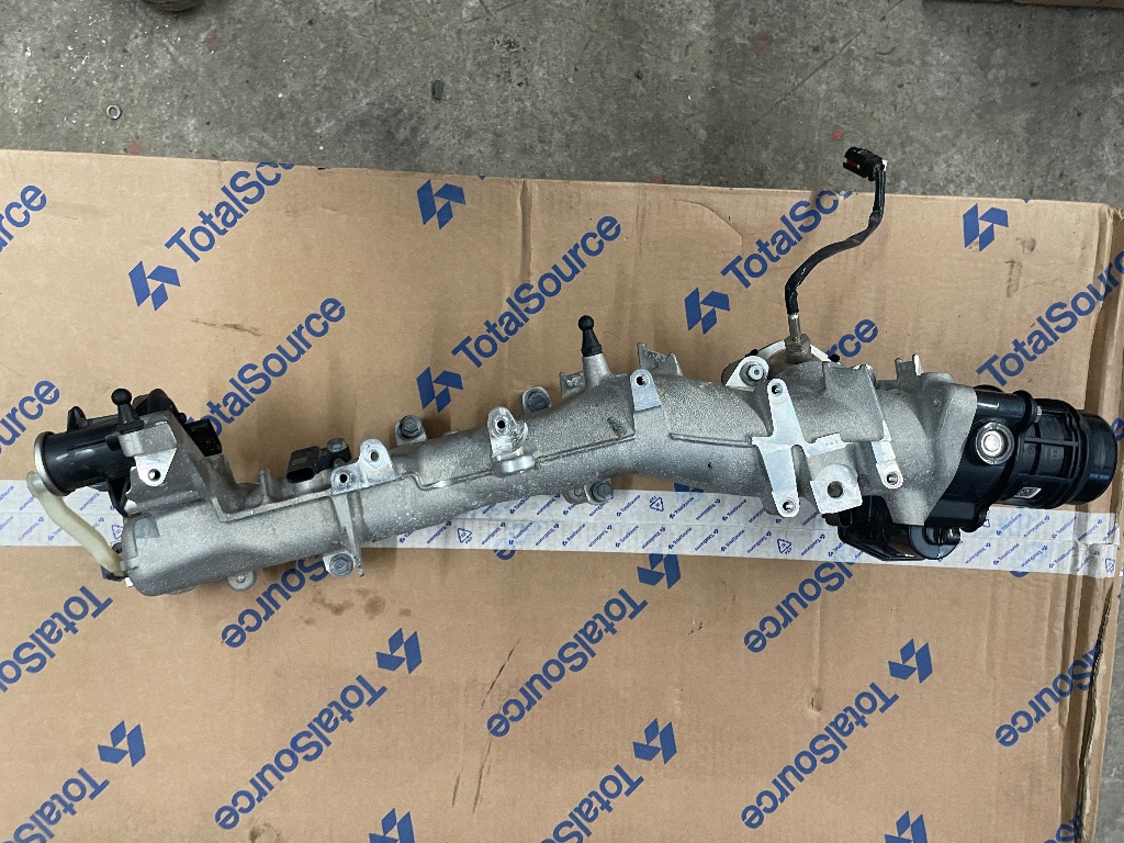 КОМПЛЕКТНИЙ КОЛЕКТОР ВПУСКНИЙ BMW X1 U11 9885829 