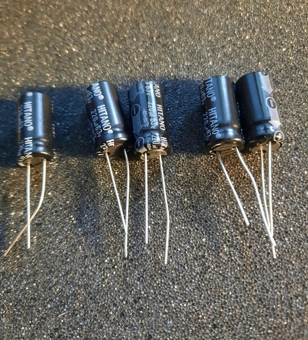 Kondensatory 220uF63v 5szt | Gliwice | Kup teraz na Allegro Lokalnie