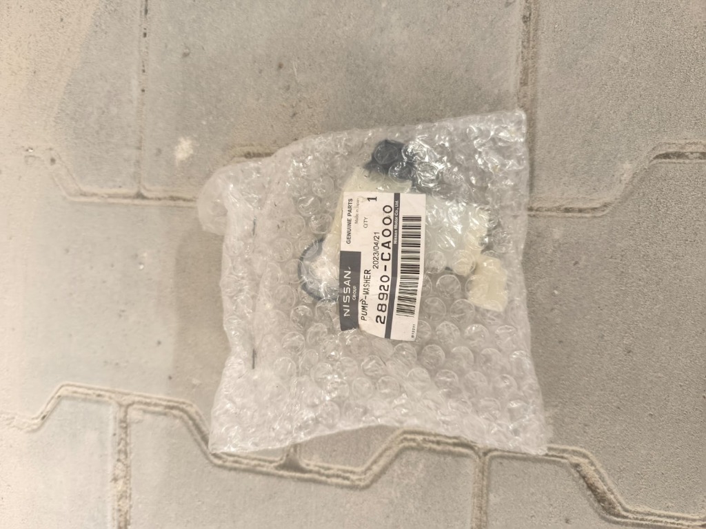 NISSAN 370Z , НАСОС РІДИНИ ОМИВАЧІ СКЛА , 28920-CA000 