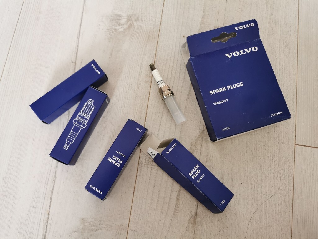 Oryginał komplet świec zapłonowych Volvo 31673604 | Piła | Kup teraz na ...