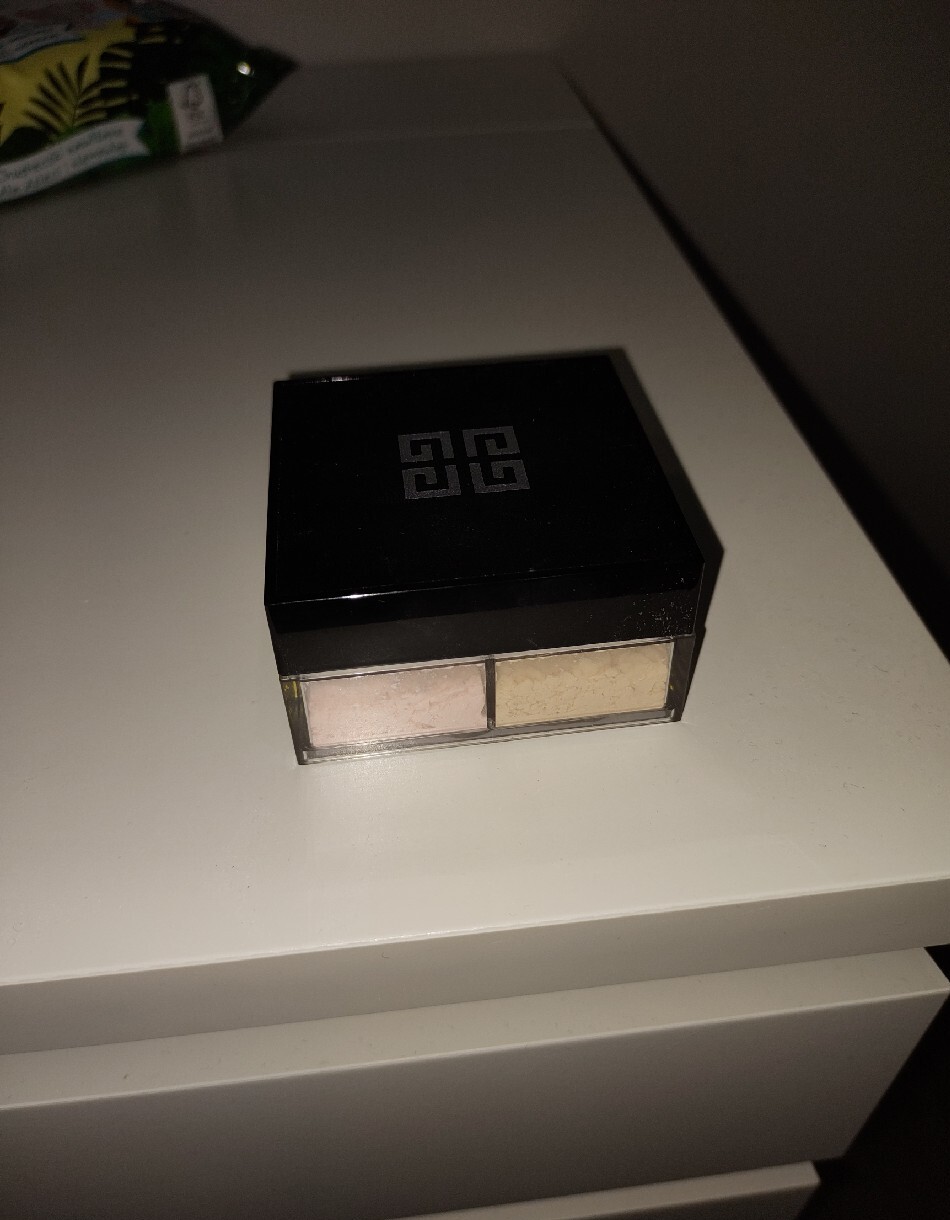 Puder Givenchy Prisme Libre 3 Tarnowskie Góry Kup teraz na Allegro Lokalnie