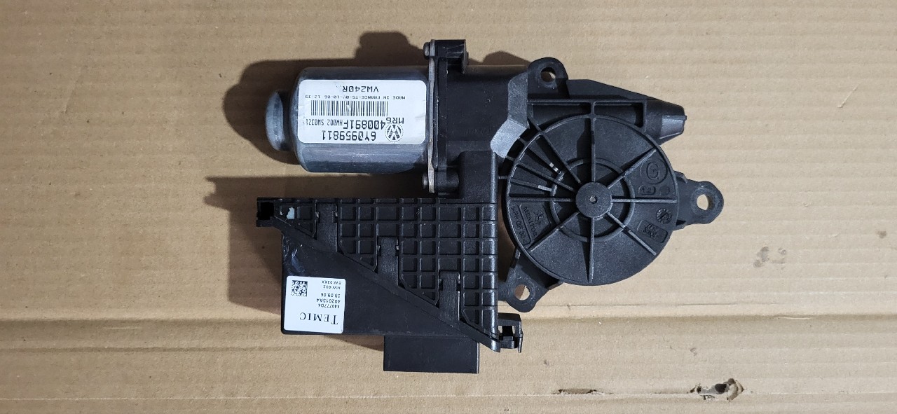 МОТОРЧИК СКЛА ЛІВИЙ ЗАД VW POLO IV 9N SKODA FABIA 6Y0959811 
