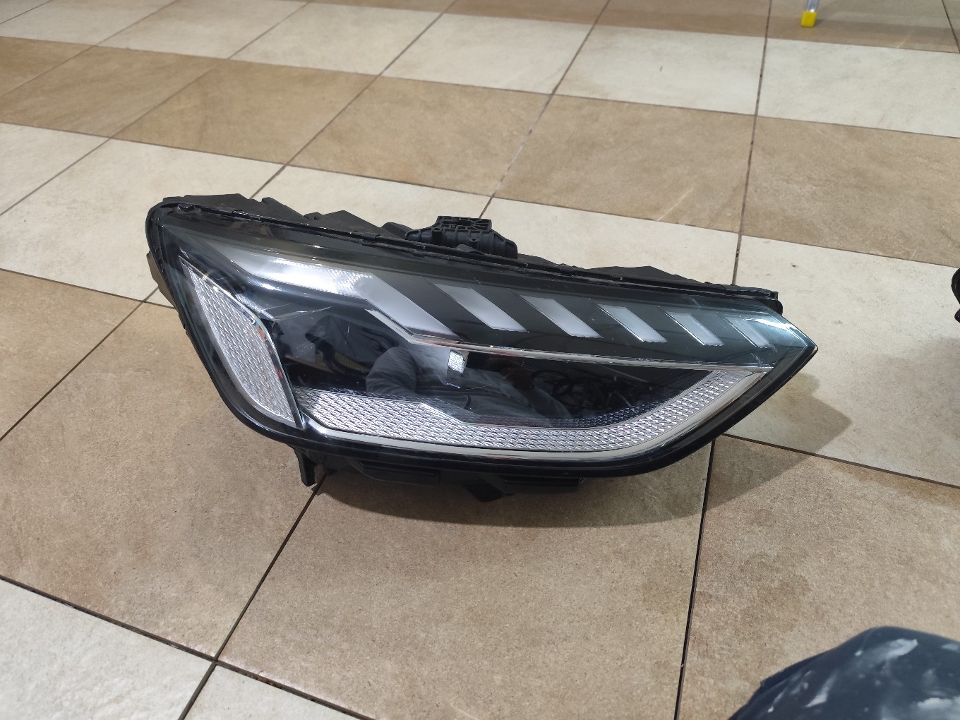 AUDI A4 S4 B9 РЕСТАЙЛ ФАРА ПЕРІД ПРАВИЙ ПРАВА MATRIX РЕСТАЙЛ 8W0941036E 19-25 