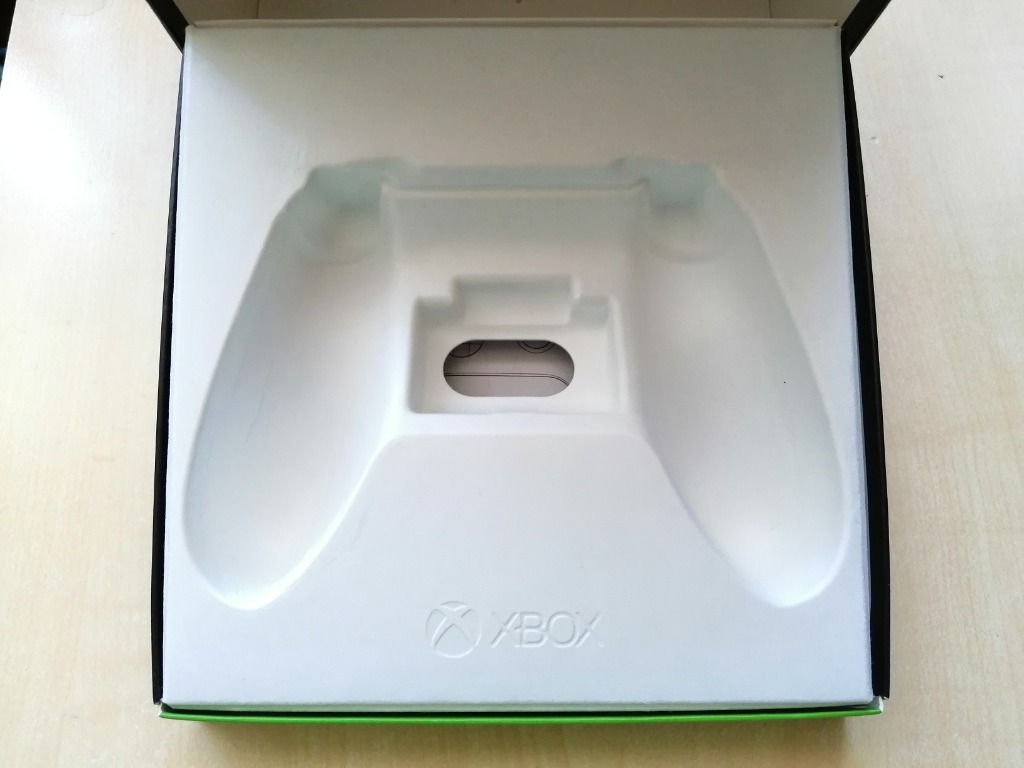 PUDEŁKO PAD XBOX SERIES 1914 STELLAR SHIFT Łódź Licytacja na