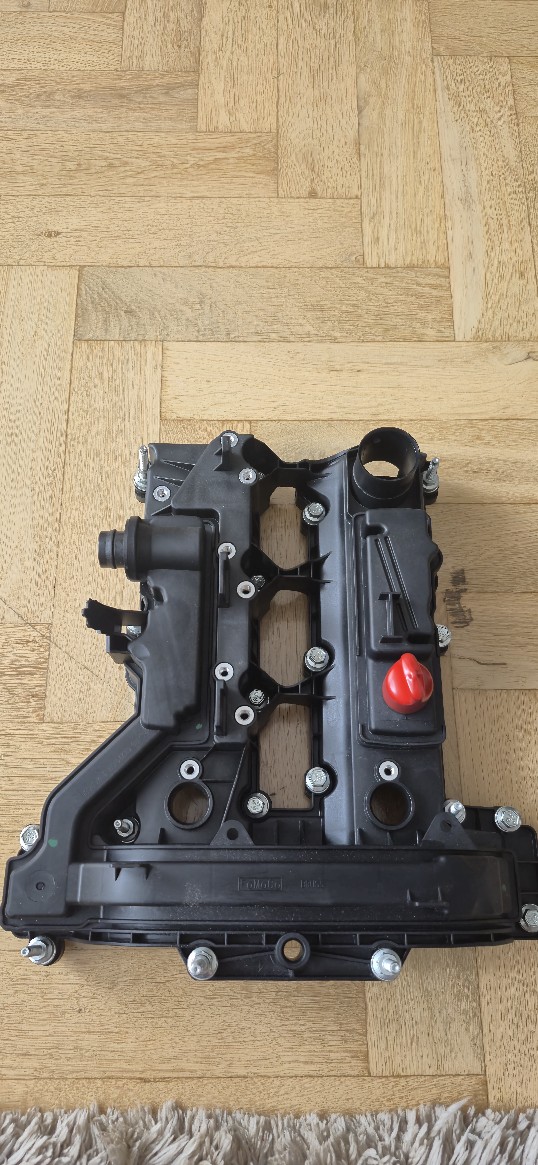КРИШКА КЛАПАНІВ / ГОЛОВКИ 1.0 ECOBOOST CM5G-6K271-CM 2353520 FOMOCO 