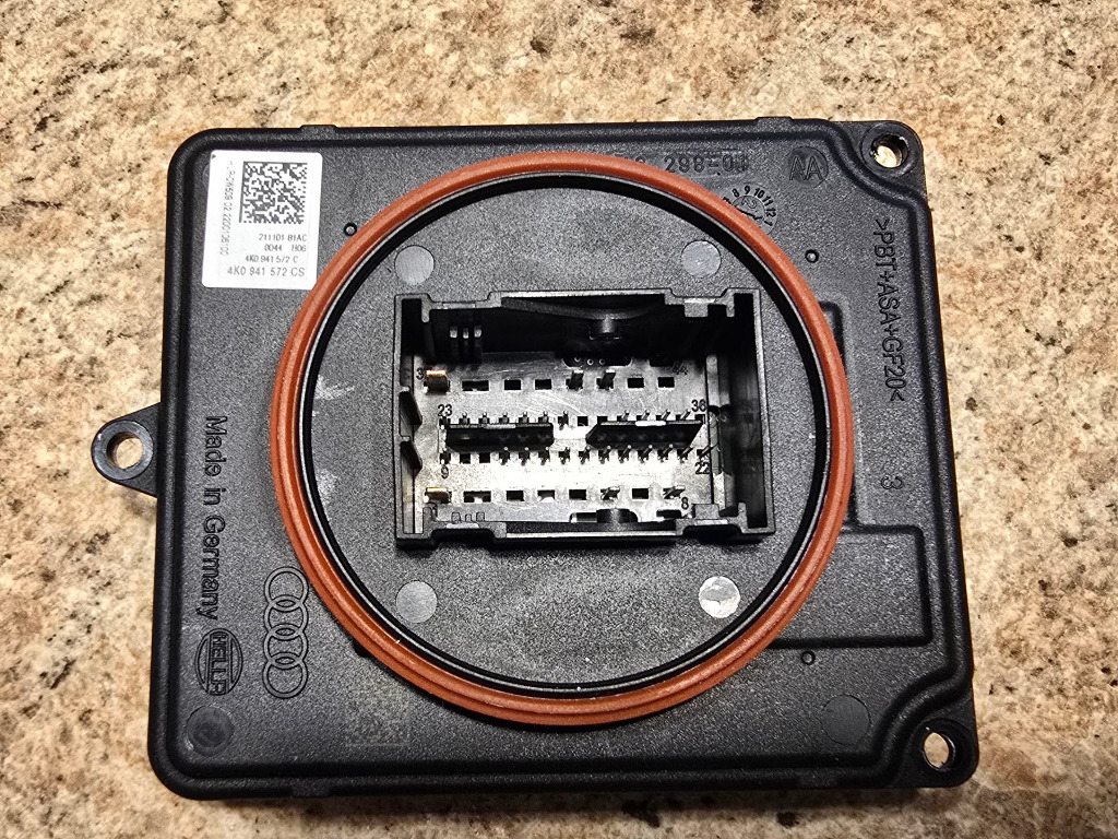 ПЕРЕТВОРЮВАЧ AUDI A3 8Y 2020-2024 4K0941572C 