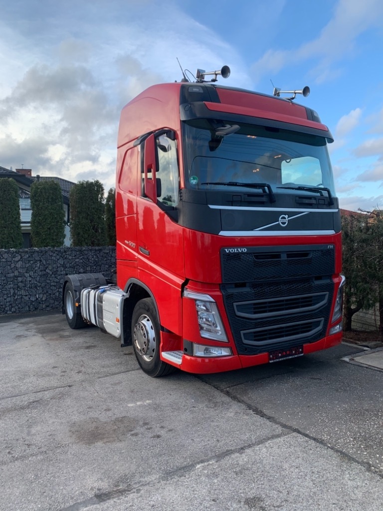 CIĄGNIK SIODŁOWY VOLVO FH 4 13 500 2015r 650300 km Cena