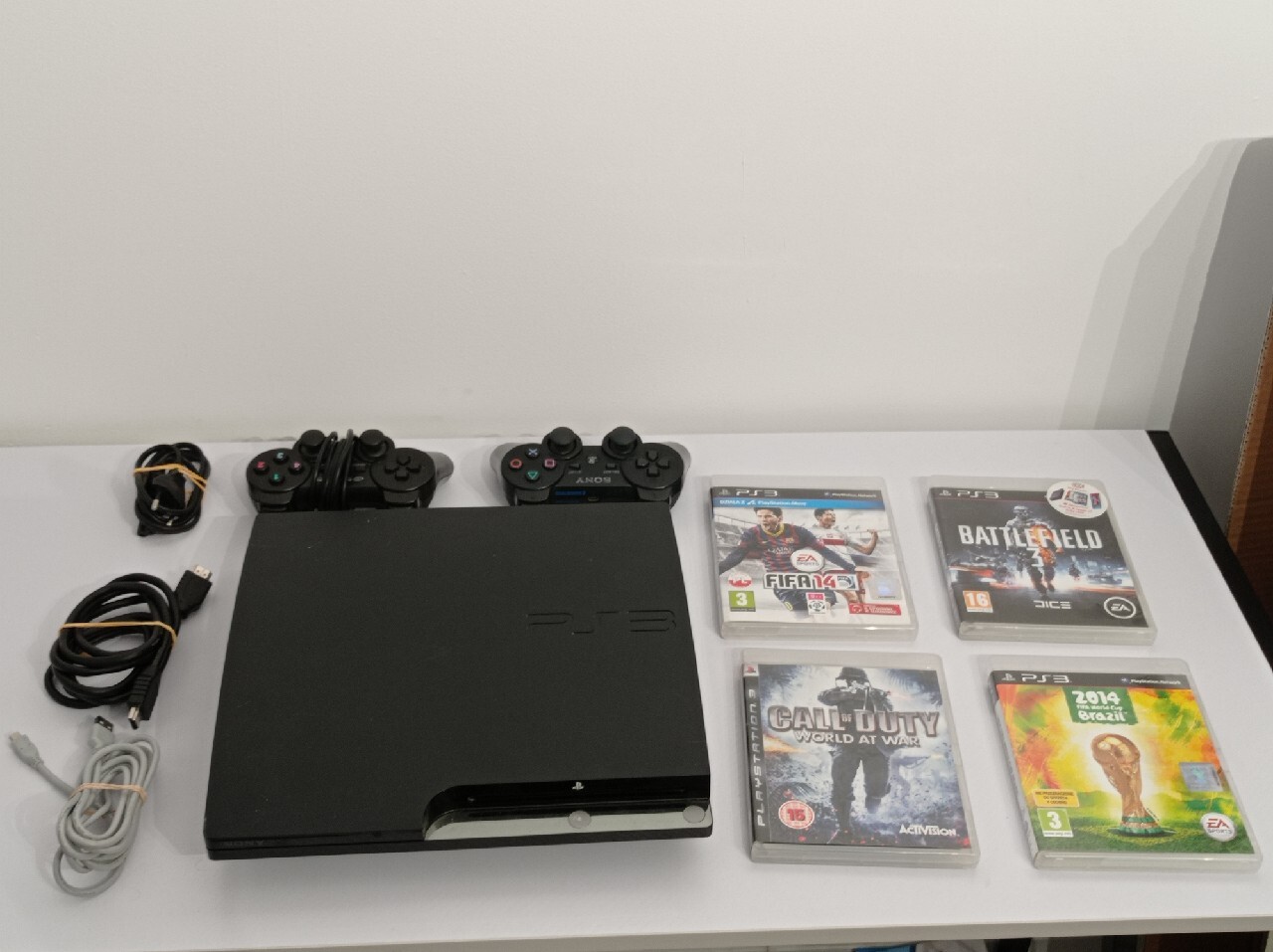 PlayStation 3 PS3 Slim + 2 Pady + 4 Gry Warszawa Kup teraz na