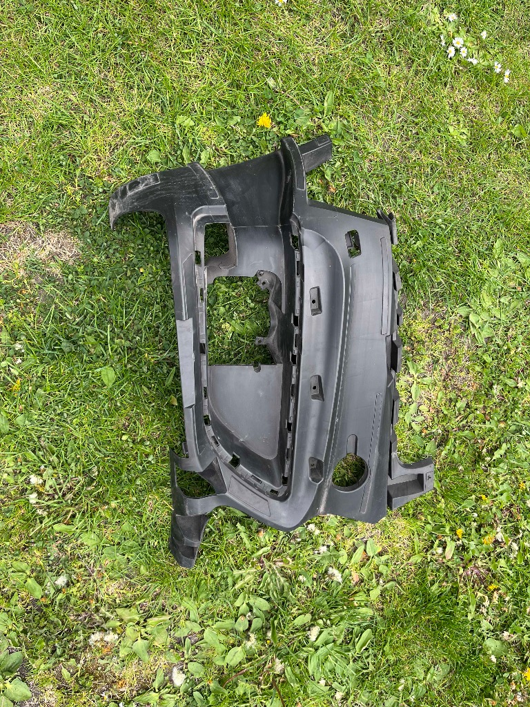 КРІПЛЕННЯ БАМПЕРА ПРАВИЙ ПЕРІД BMW F45 F46 7301548 
