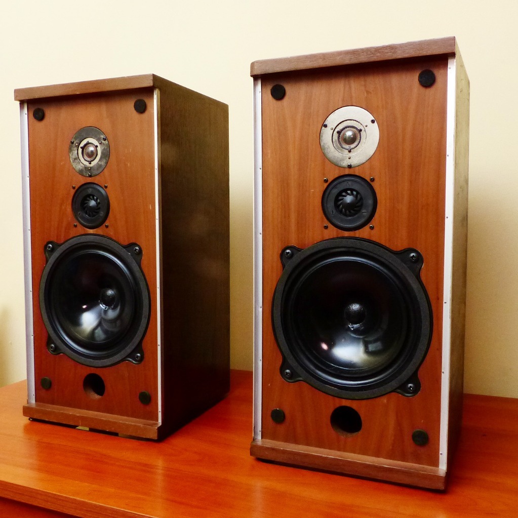 Kolumny B&W Bowers Wilkins DM4 legenda Toruń Kup teraz na Allegro Lokalnie
