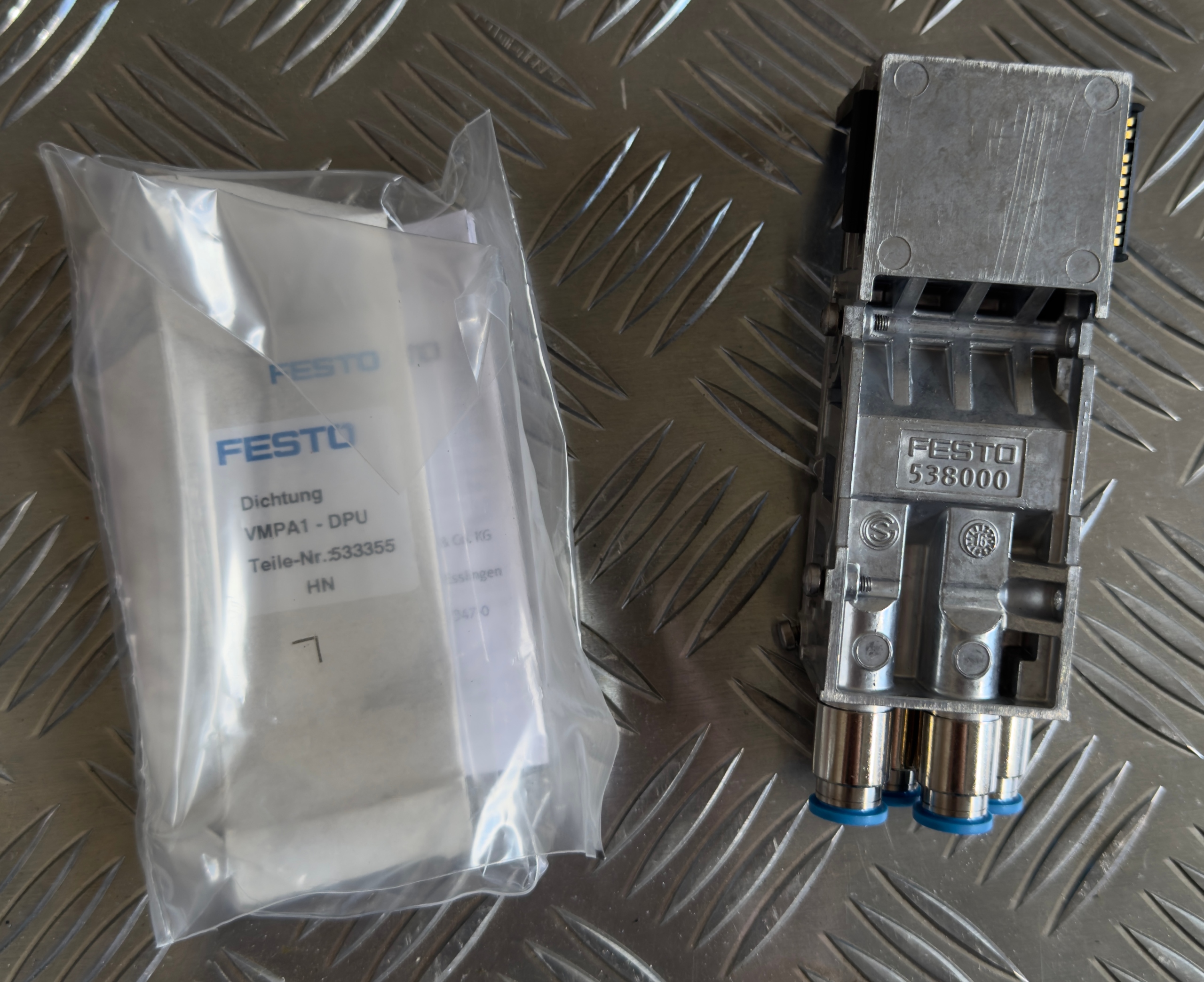 МОДУЛЬ ПНЕВМАТИЧНЕ FESTO VMPA2-FB-EMG-4 537984 538000 ITCCBLA04 НОВИЙ 