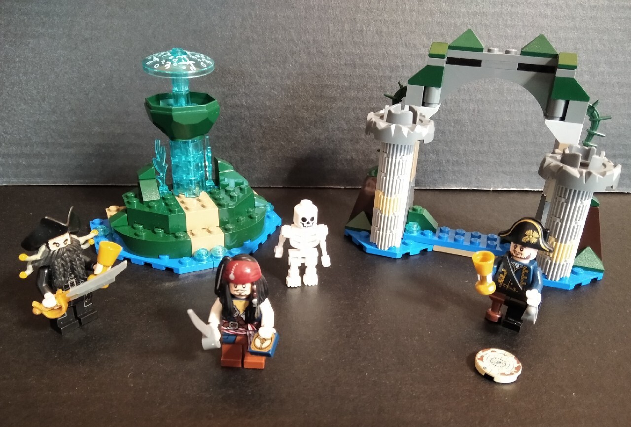 LEGO 4192 Piraci Z Karaibów Fontanna Młodości | Świerklany Dolne | Kup ...