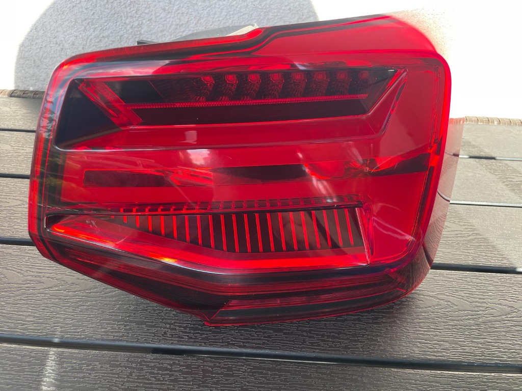 AUDI Q2 ФАРА ПРАВА ЗАДНЯ 81A 81A945092 