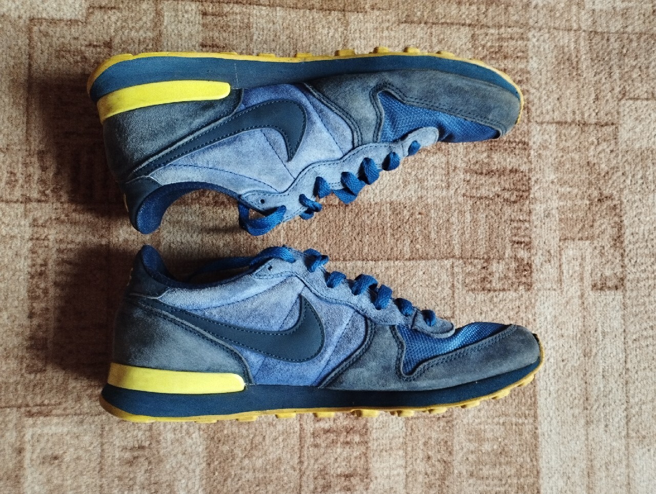 Nike internationalist top 42 5