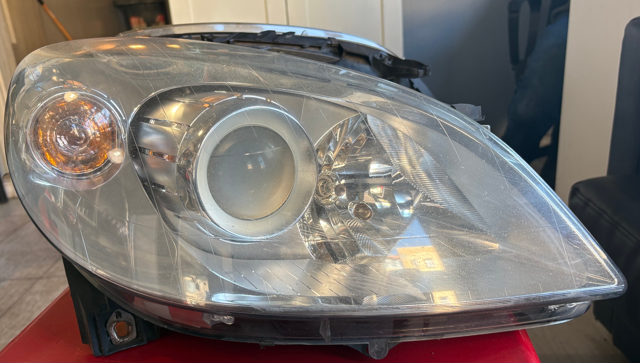ФАРА ПРАВИЙ ПЕРІД MERCEDES B W245 A1698201861 EU 