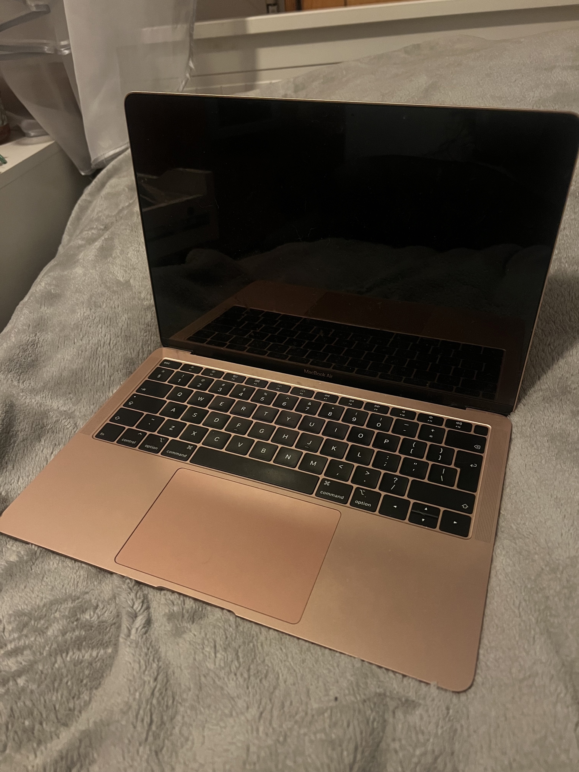 Macbook apple air 13 2019 rose gold Białystok Ogłoszenie na Allegro
