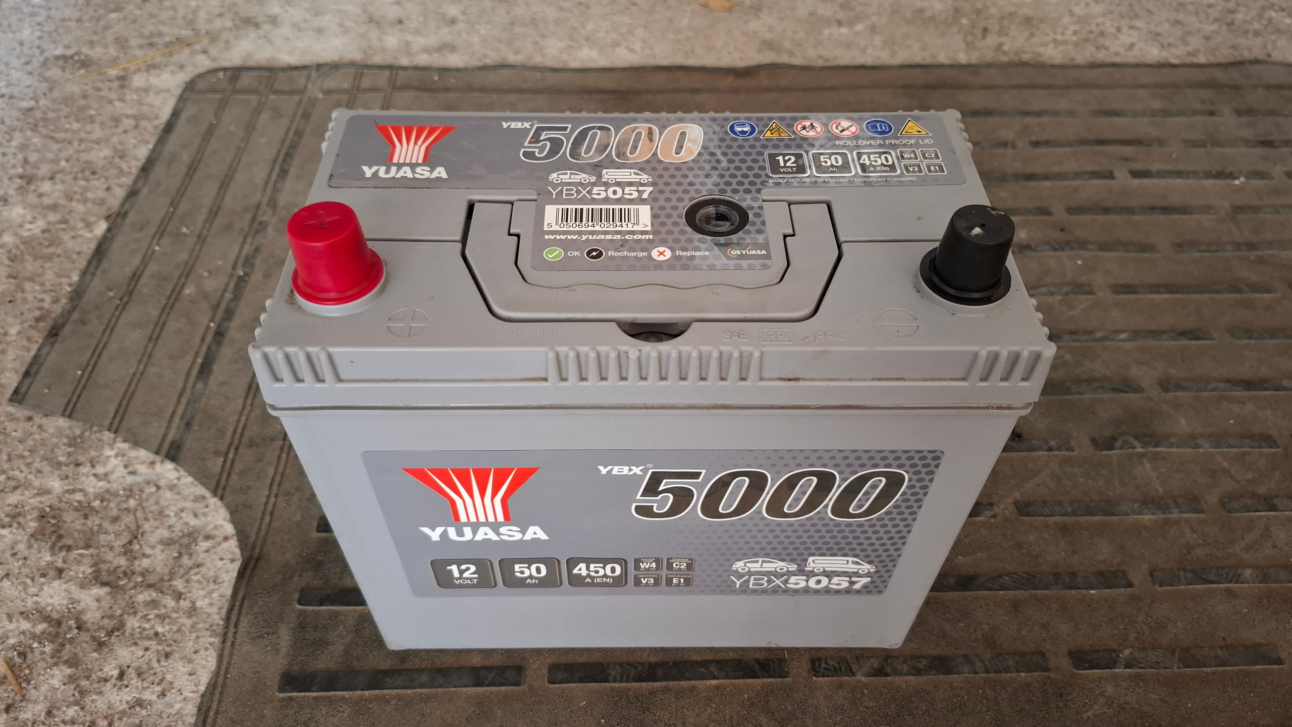 АКУМУЛЯТОР YUASA YBX5057 12V 50AH 450A L+ (NA GWARANCJI, ЯК NOWY) 