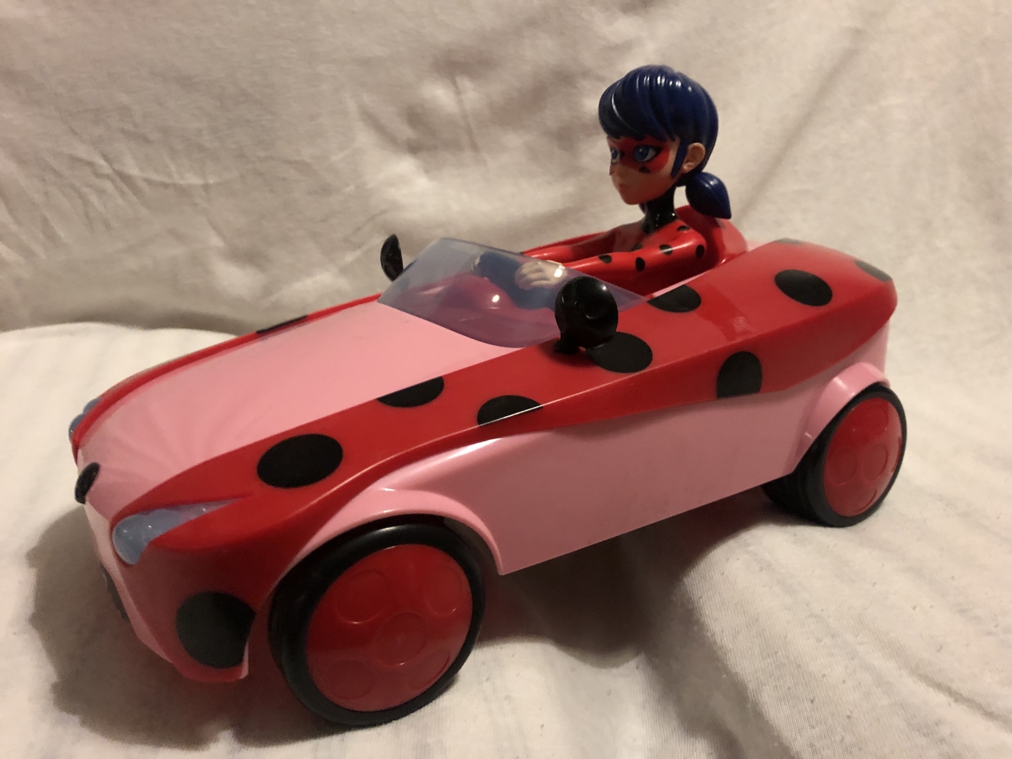 voiture teleguidee miraculous