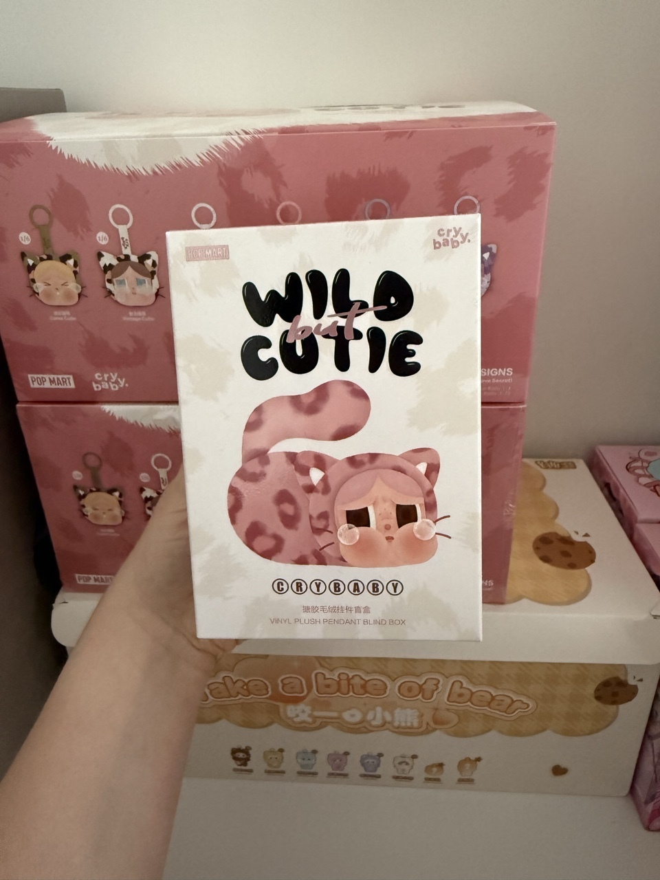 Inalna Crybaby Wild but cutie Popmart bryloczek pluszak