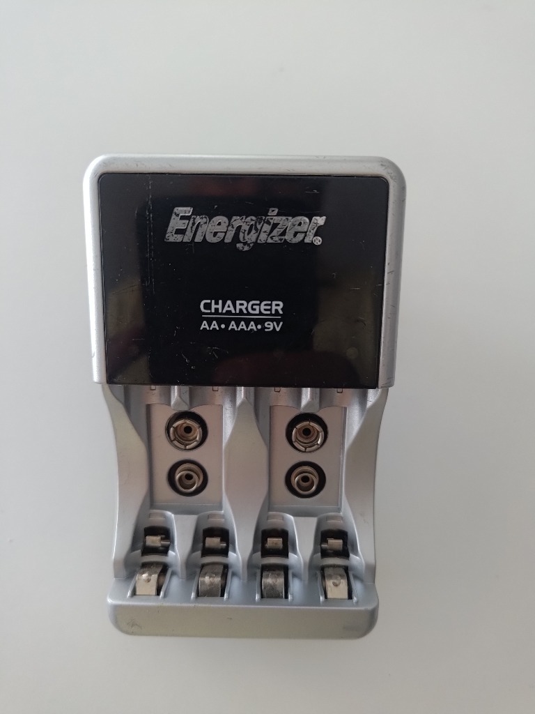 ŁADOWARKA CHARGER ENERGIZER CHCCEU AAA AA 9V Rogów Kup teraz na