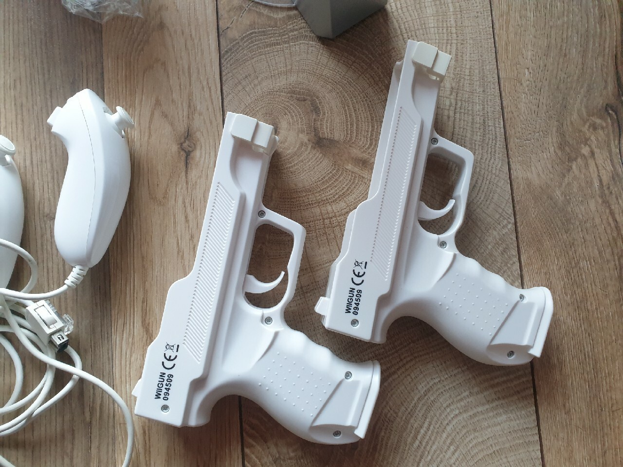Pistolet Wii Zapper Gun do Nintendo Wii 2 szt Olsztyn Licytacja