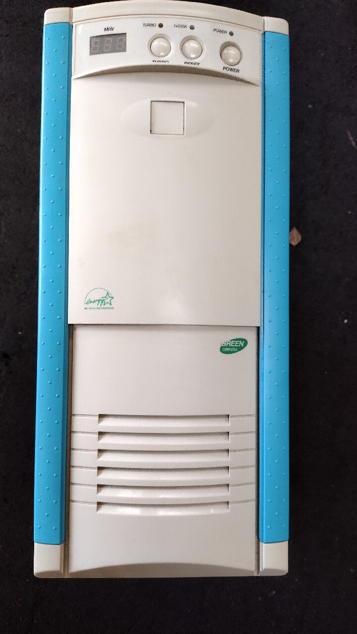 Ładny Front panel z wyświetlaczem Green Computer MichałówReginów