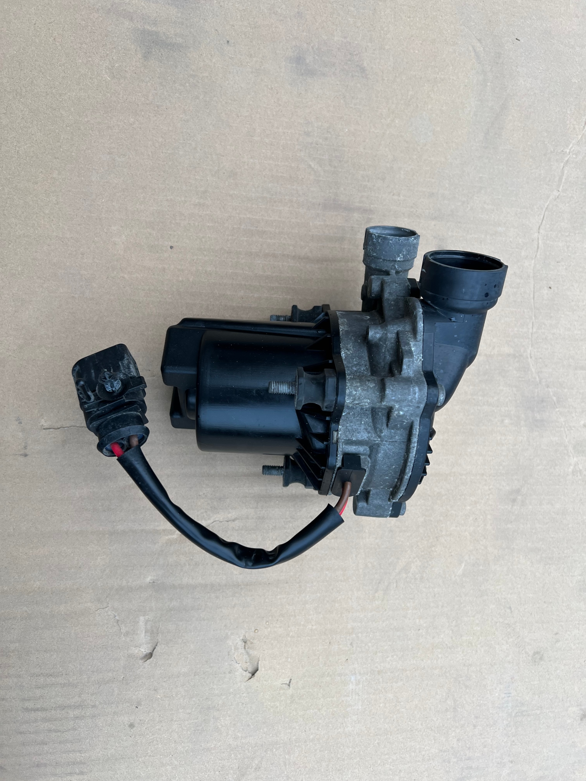 НАСОС ПОВІТРЯ ДРУГОРЯДНИЙ AUDI A3 8V 04E959231A 