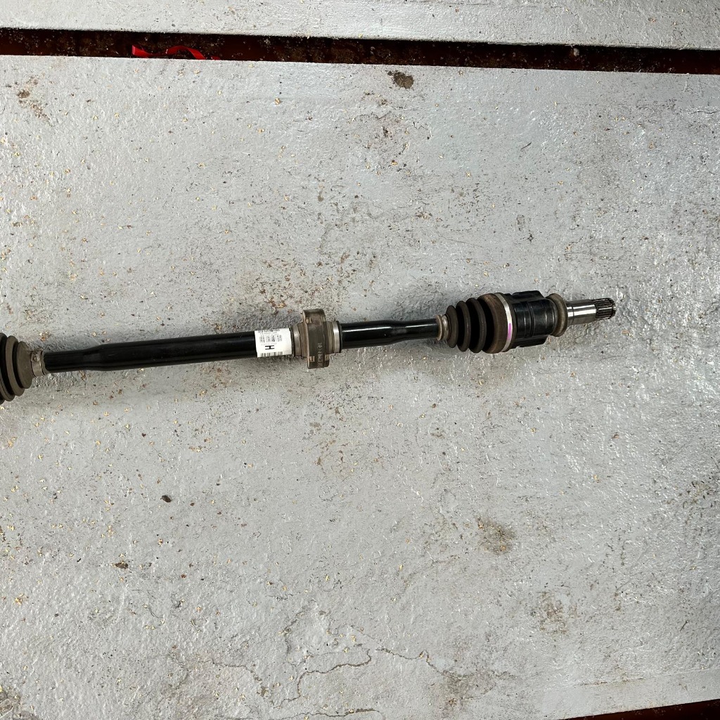 НАПІВВІСЬ ПРИВІДНА ПРАВА ПЕРЕДНЯ TOYOTA AURIS E18 4341002850F 