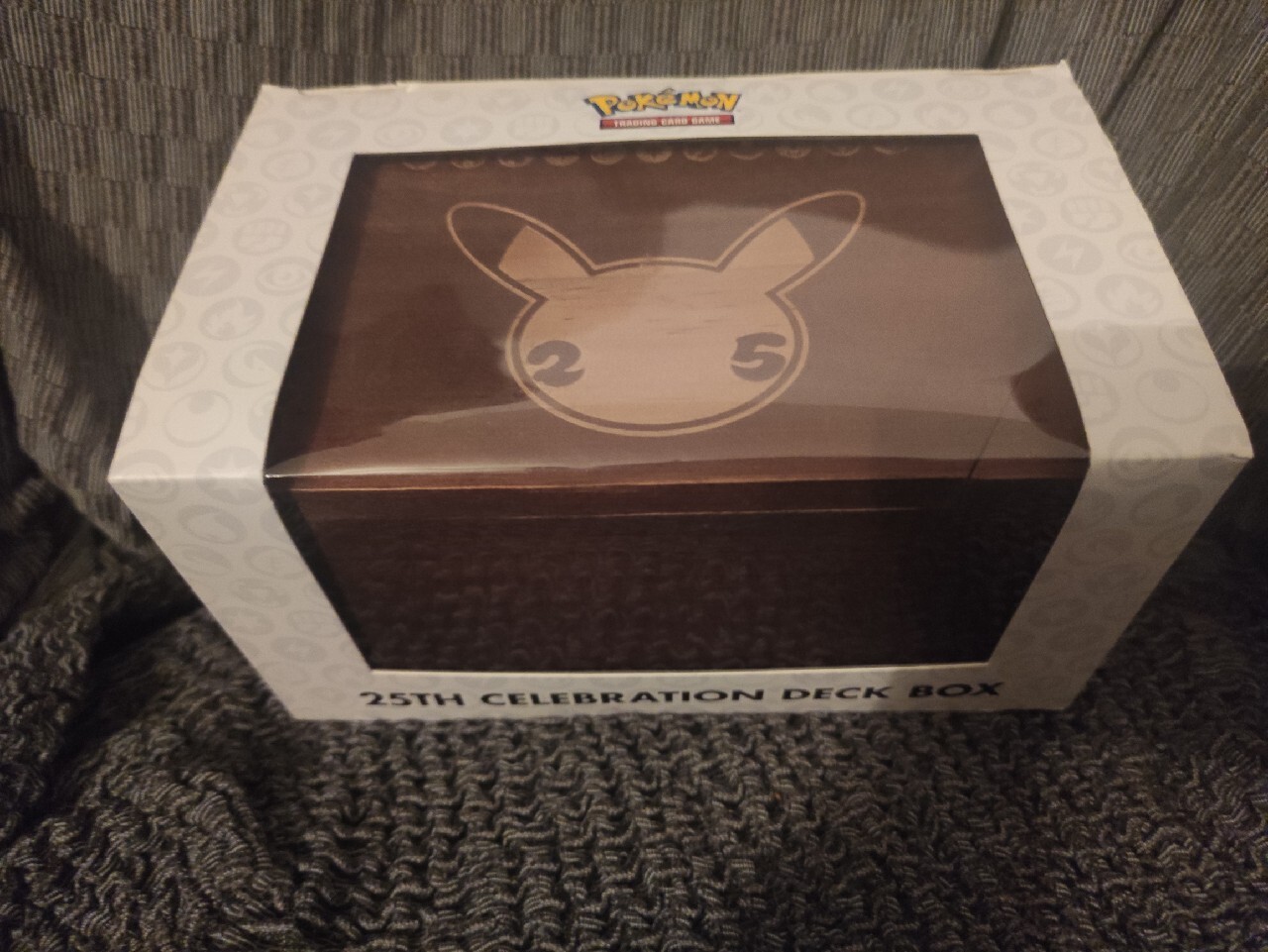 Pokemon 25th Celebration Deck Box UltraPro Drewno Nowe Miasto