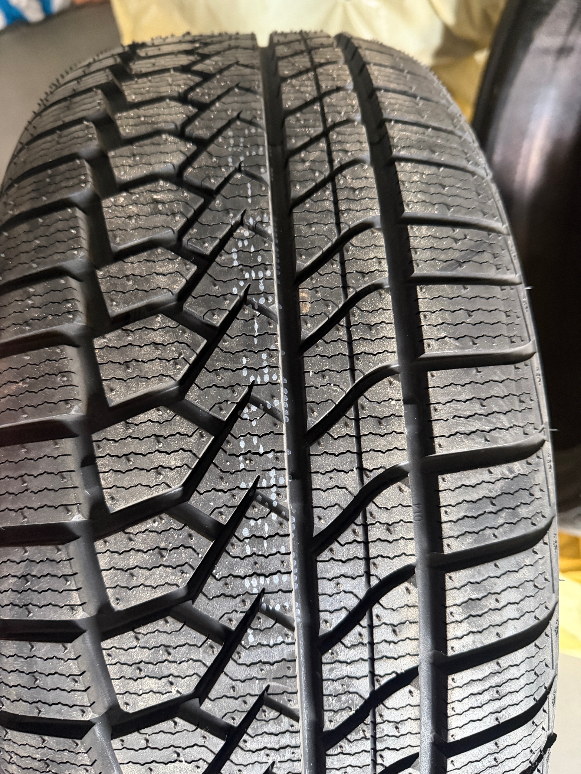 ШИНИ ЗИМОВІ GOODRIDE ZUPERSNOW Z-507 225/40 R19 93V XL – КОМПЛЕКТ 4 SZT. 